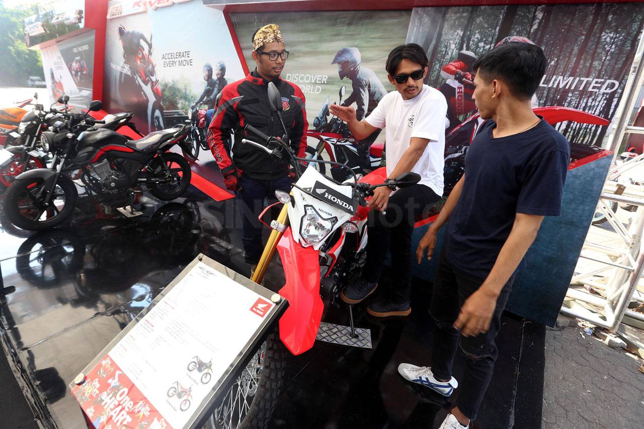 Darius Sinatria dan...