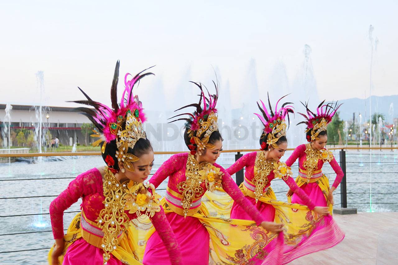Warna-warni Taman Asia...