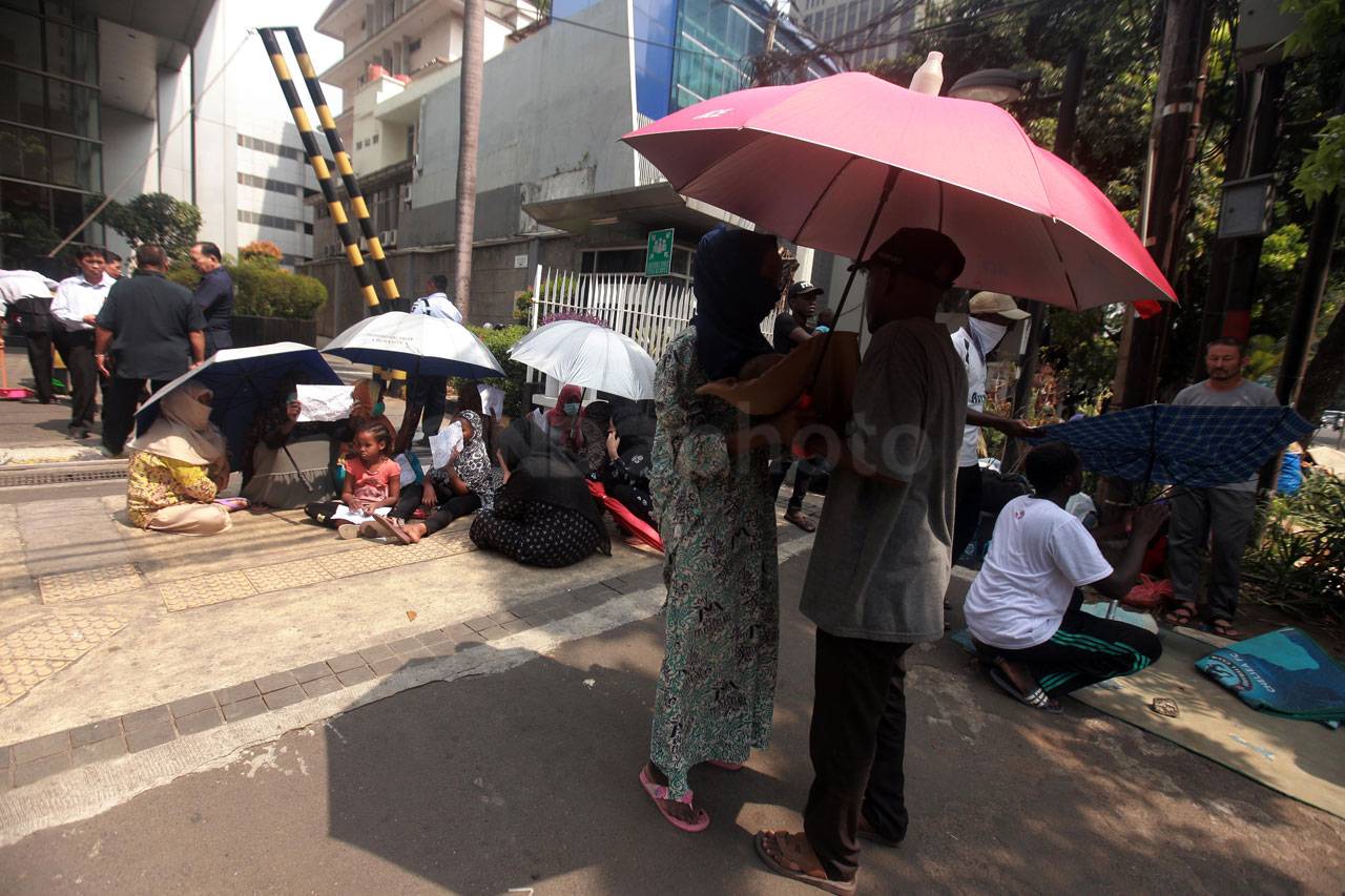 Minta Rumah dan Makan,...