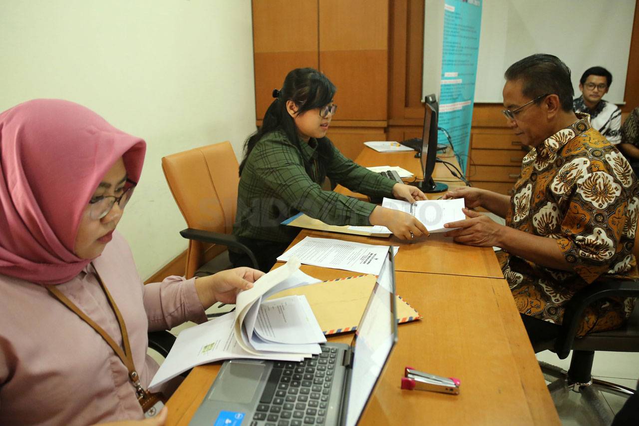 Mantan Kepala BNN Anang...
