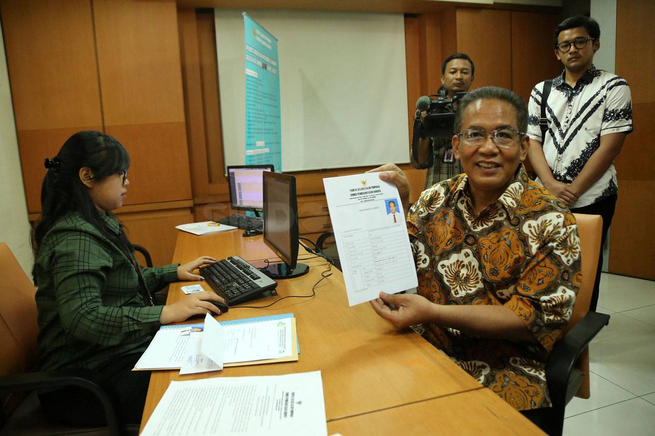 Mantan Kepala BNN Anang...