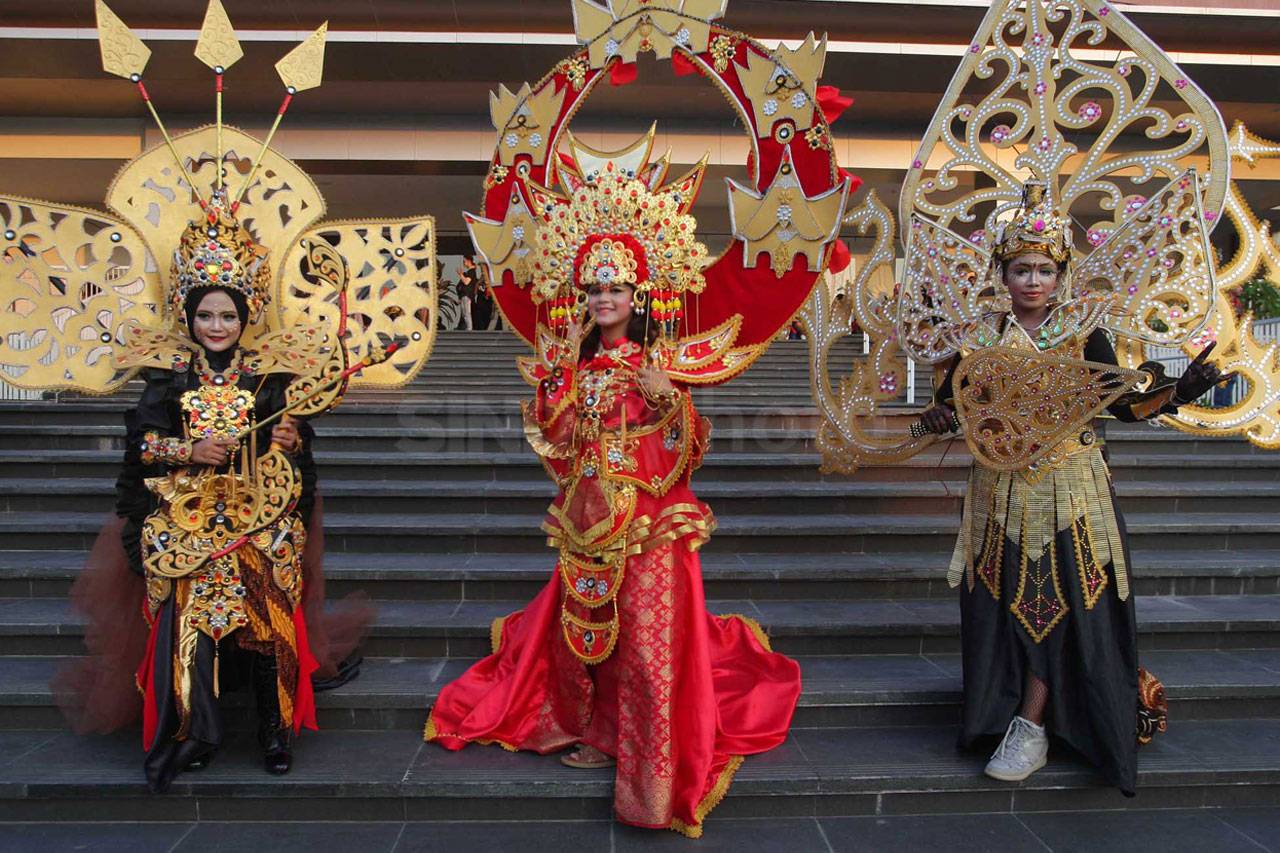 Gemerlap Warna-Warni...