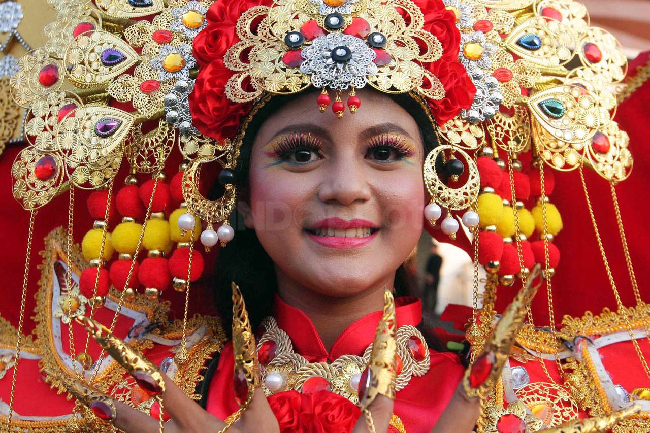 Gemerlap Warna-Warni...