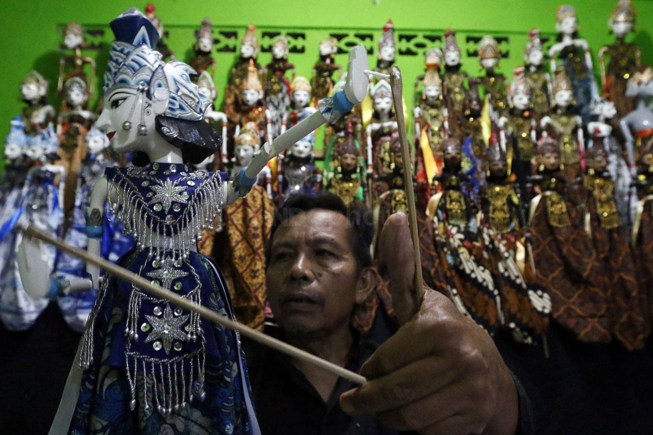 Wayang Golek Buatan...