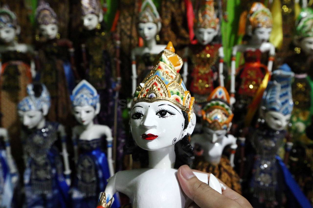Wayang Golek Buatan...