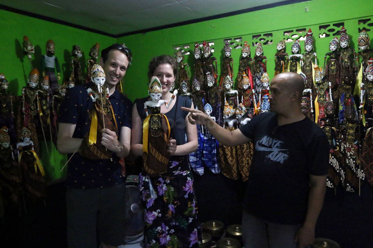 Wayang Golek Buatan...