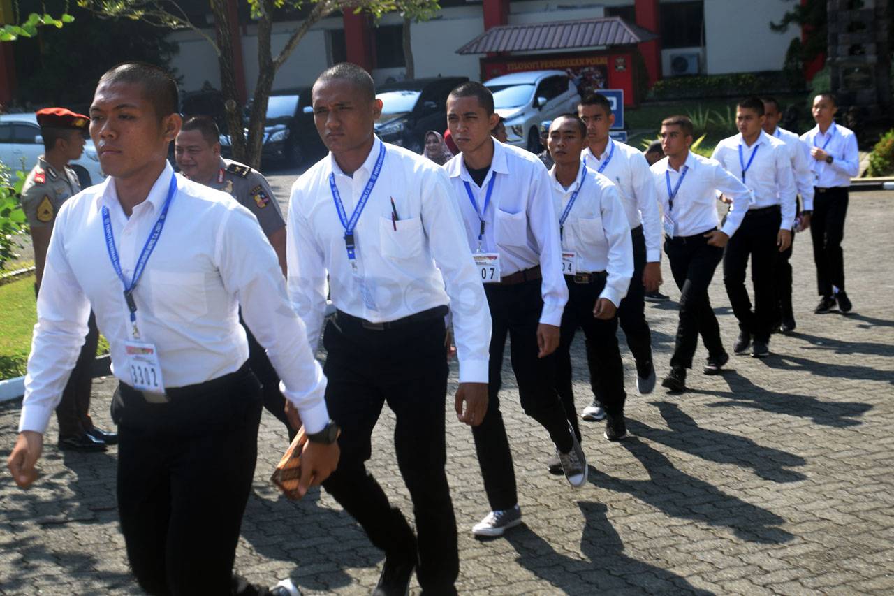 372 Calon Taruna Akpol...