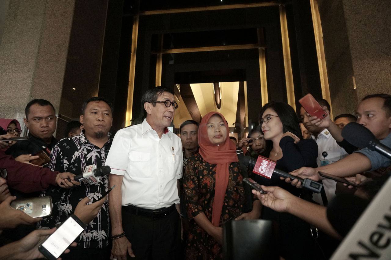 Baiq Nuril Temui Menkumham