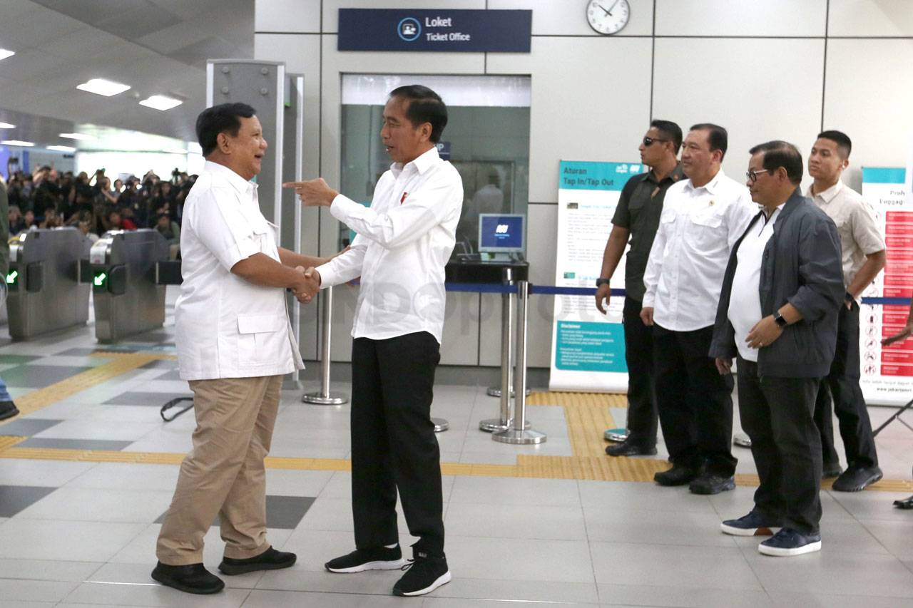 Jokowi dan Prabowo Bertemu...