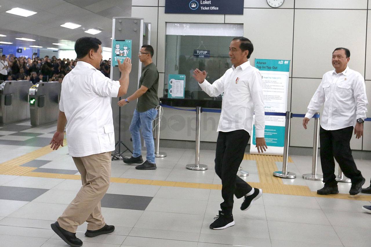 Jokowi dan Prabowo Bertemu...