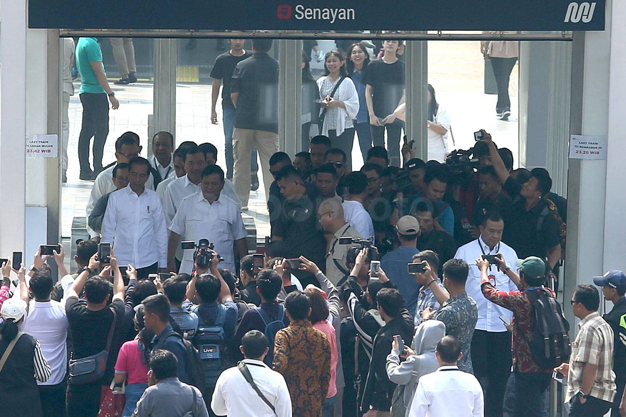 Jokowi dan Prabowo Bertemu...