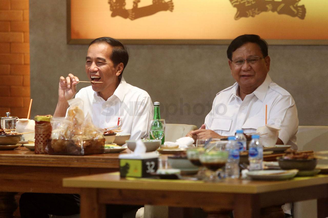 Jokowi dan Prabowo Bertemu...