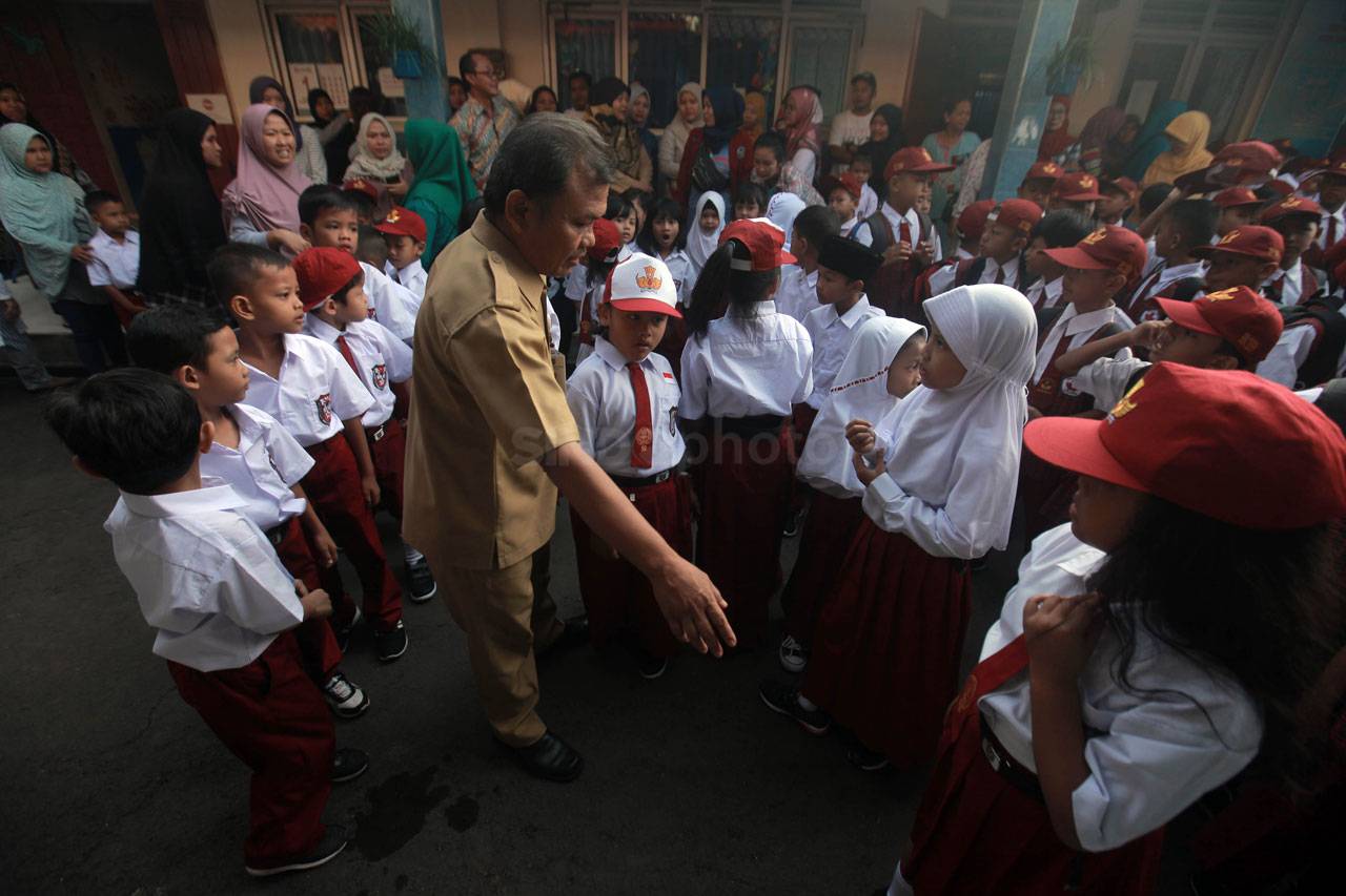 Hari Pertama Sekolah,...