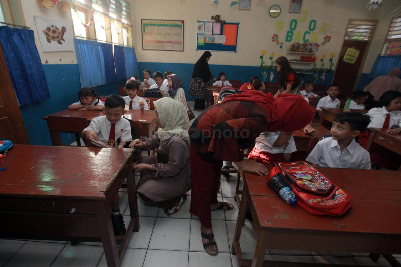 Hari Pertama Sekolah,...