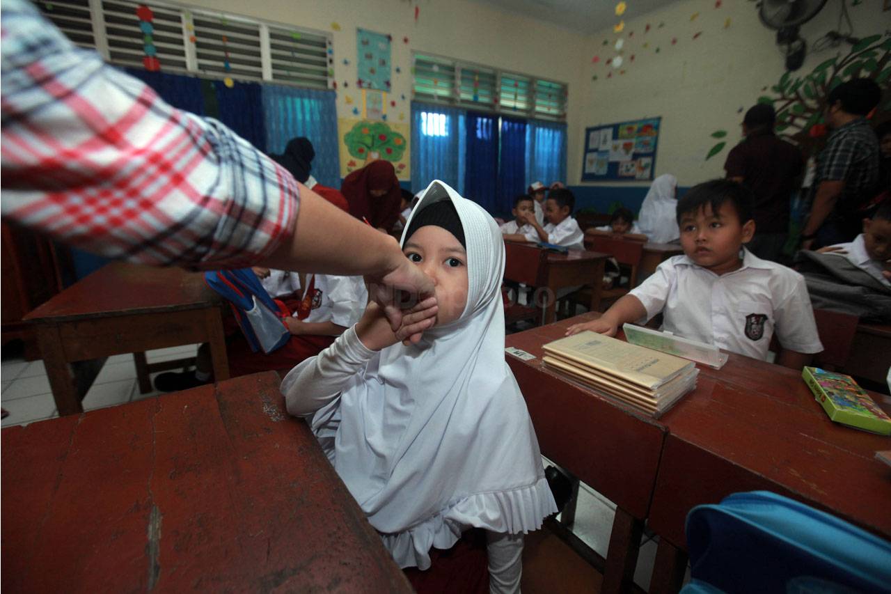 Hari Pertama Sekolah,...