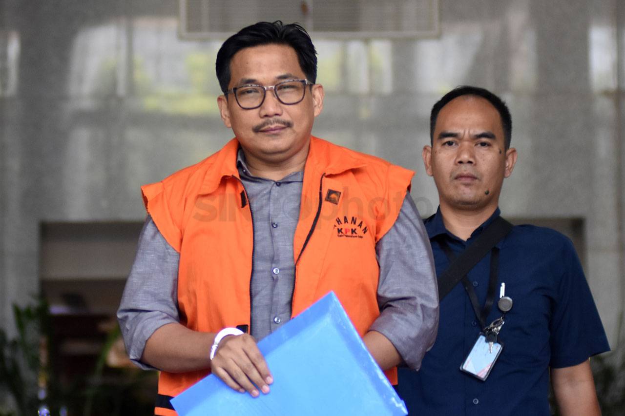 KPK Lanjutkan Pemeriksaan...