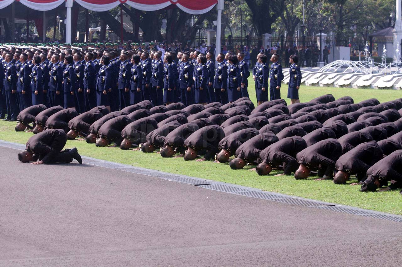 Presiden Jokowi Lantik...