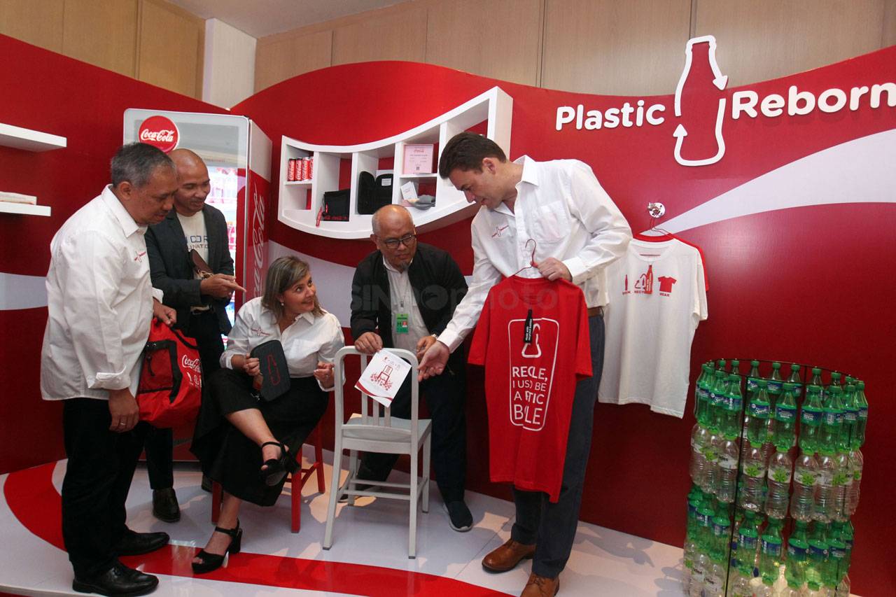 Coca-Cola Luncurkan...