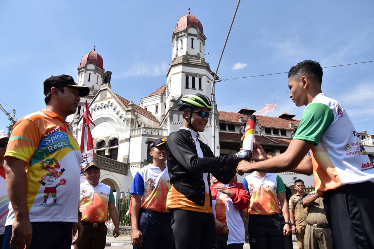 Obor Api ASG XI Diarak...