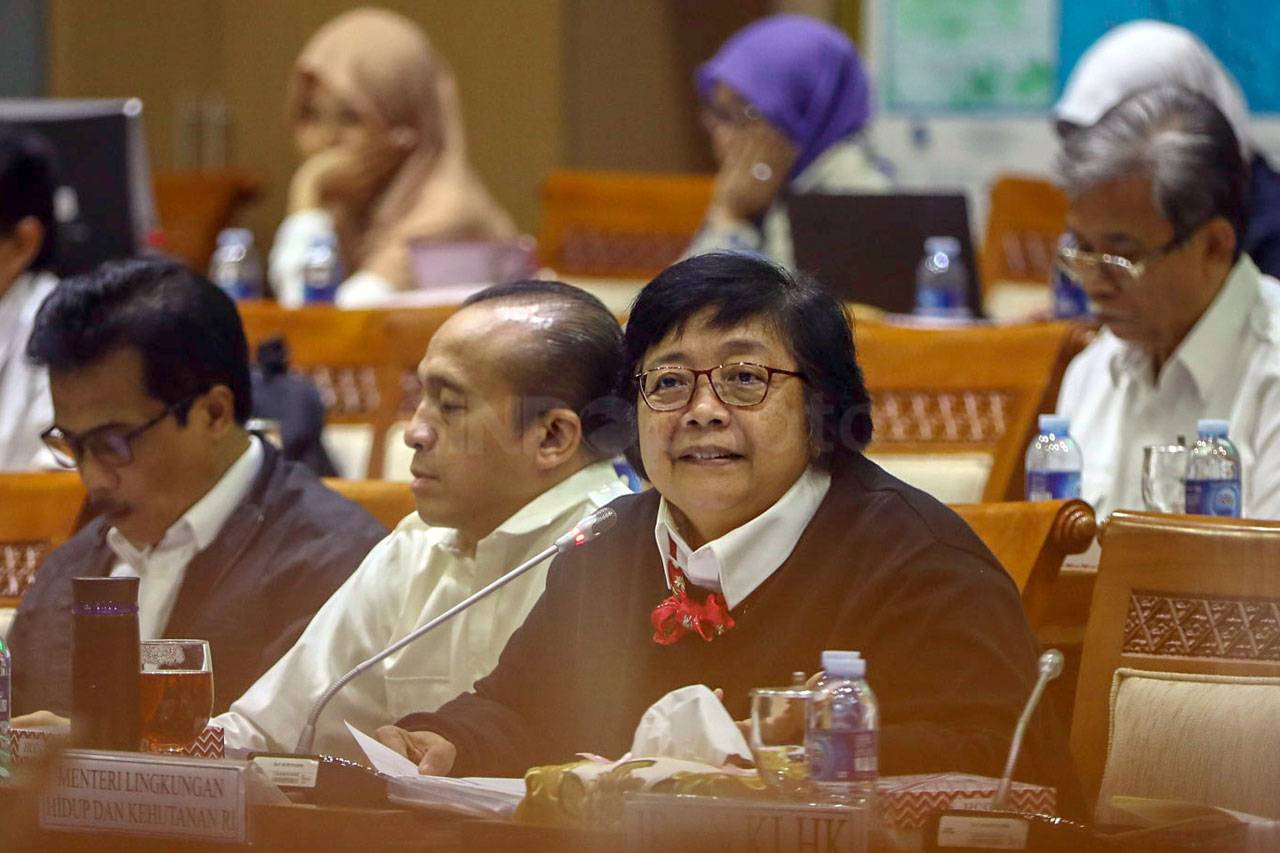 Komisi VII DPR Desak...