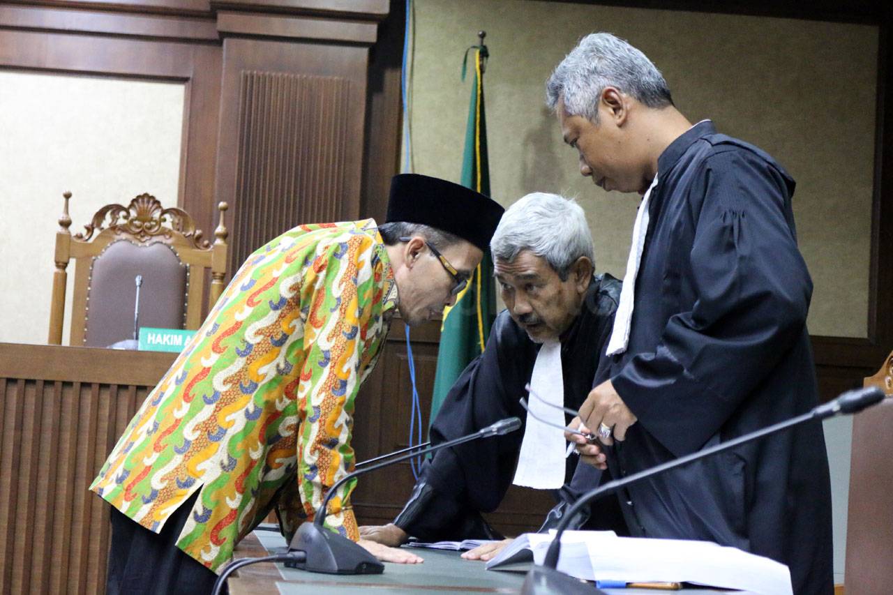Muafaq Wirahadi Dituntut...