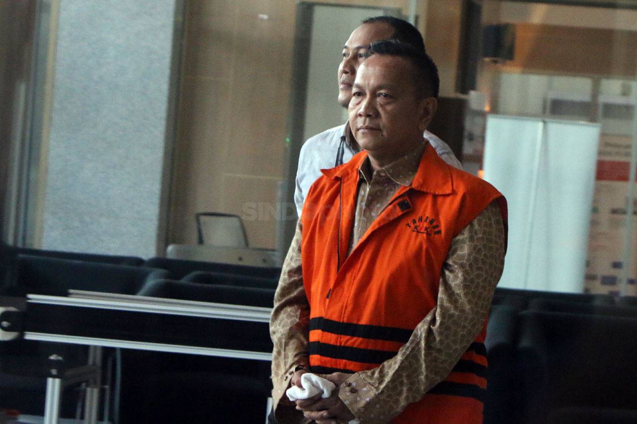 KPK Tahan Tiga Anggota...