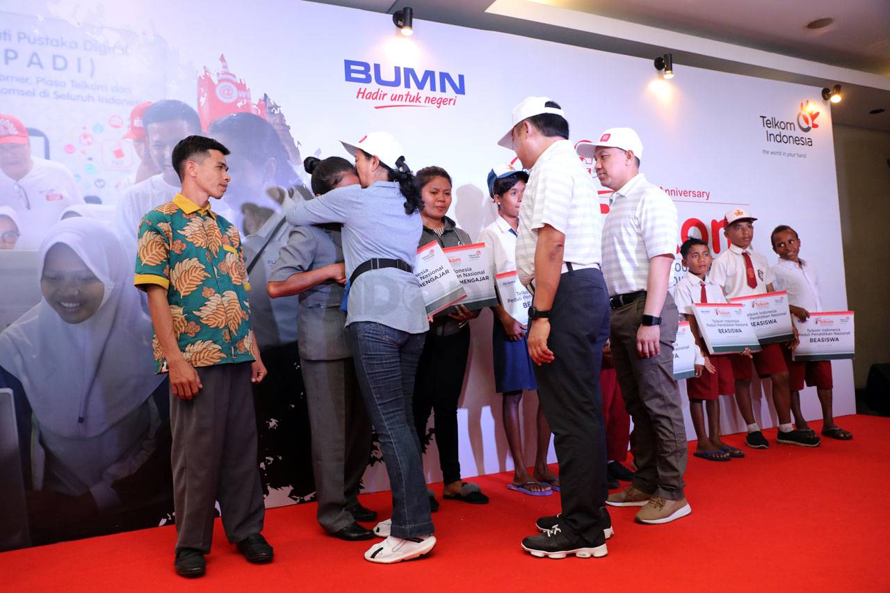 Telkom Gelar Charity...