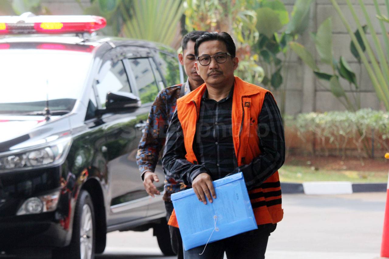 Sembunyikan Borgol di...