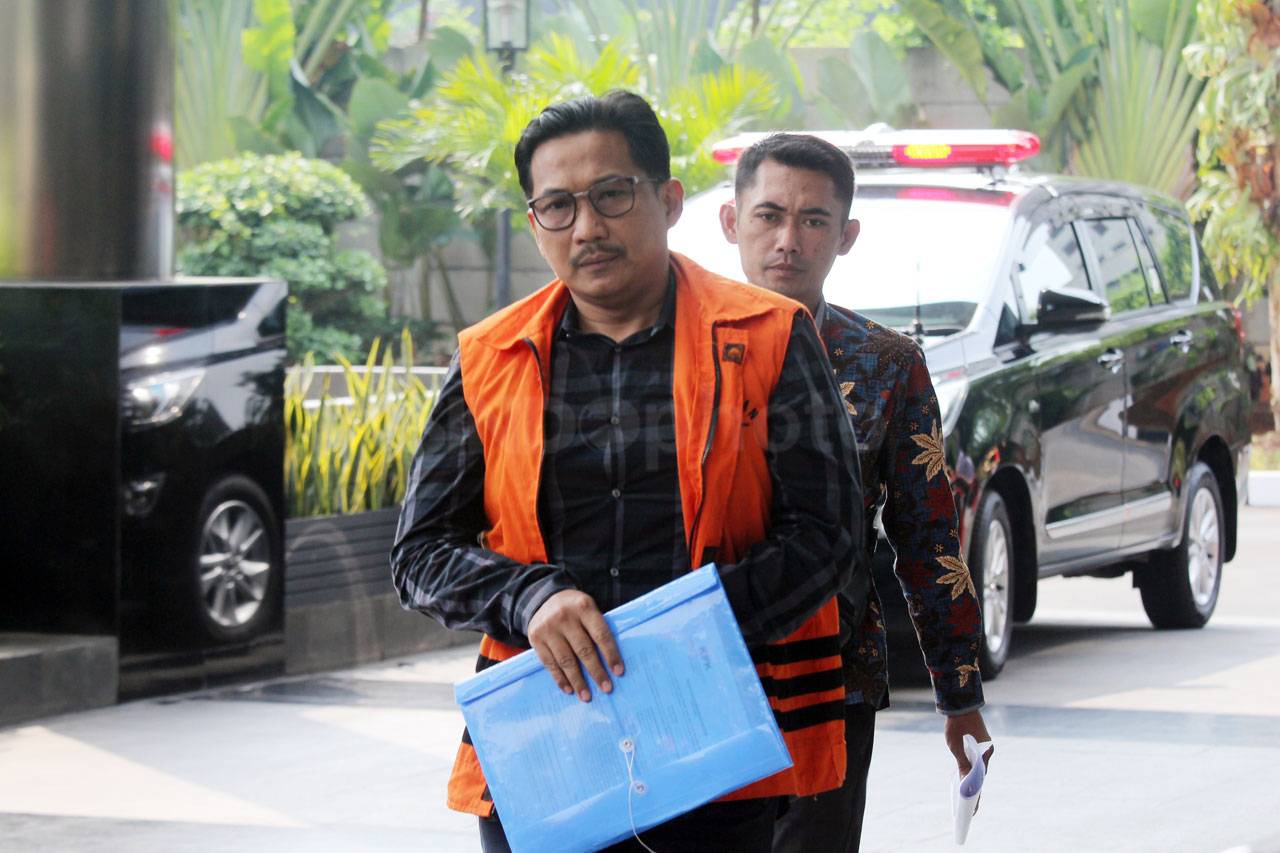 Sembunyikan Borgol di...
