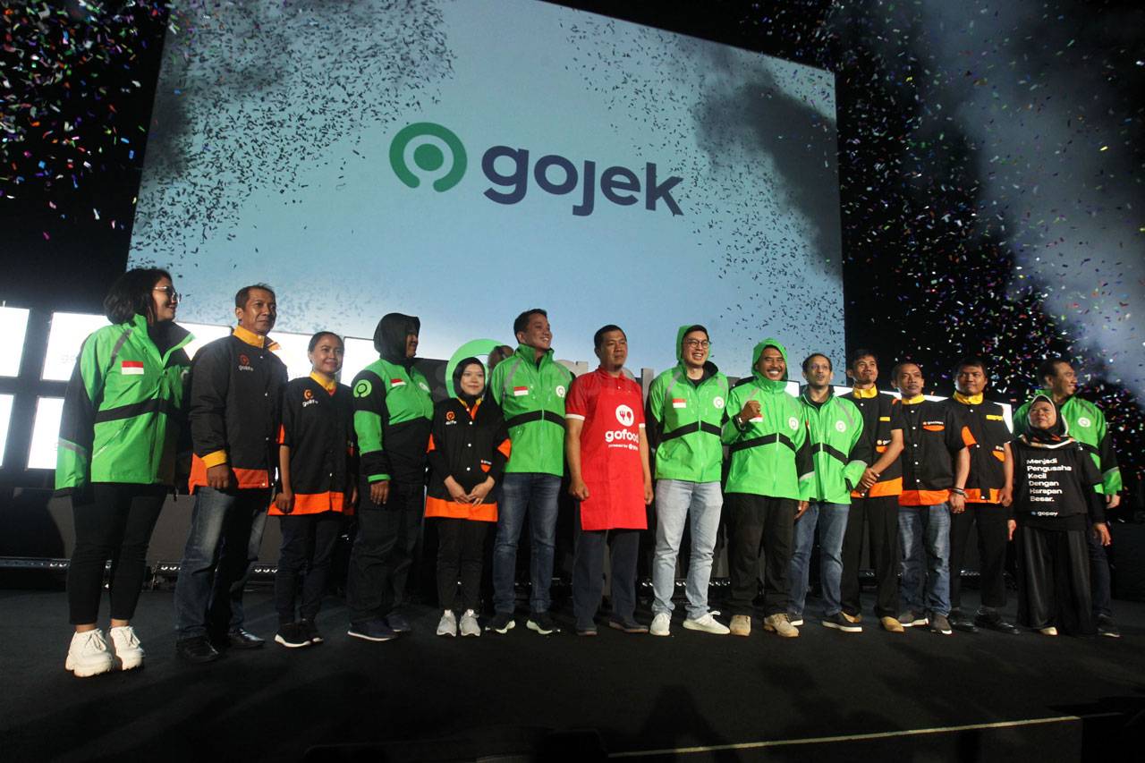 Gojek Resmikan Logo...