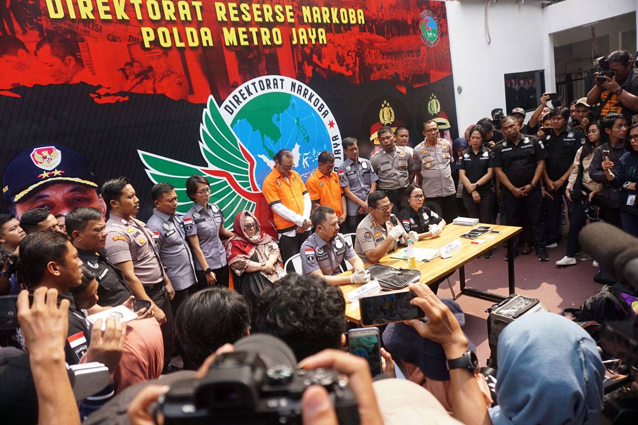 Di Depan Awak Media,...