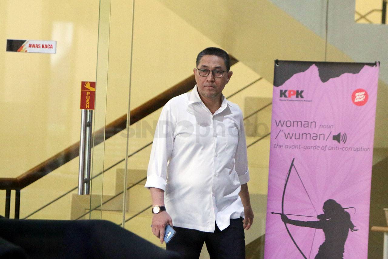 KPK Periksa Tersangka...
