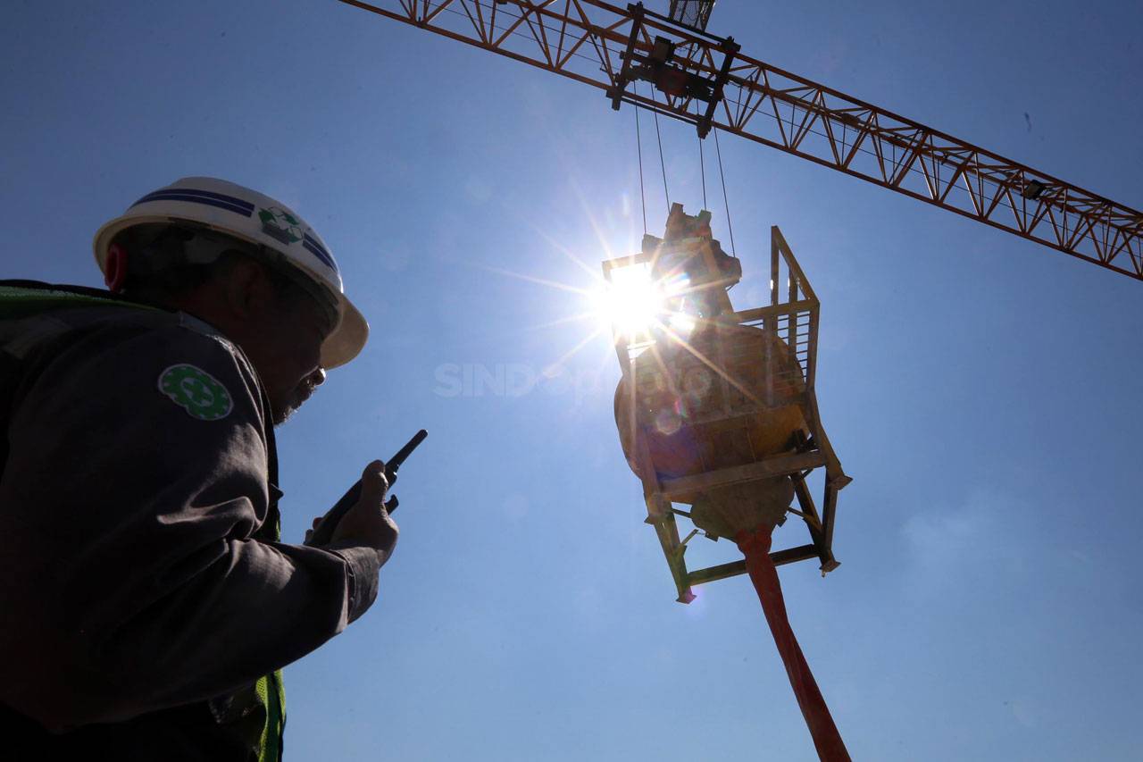 Topping Off Tower A...