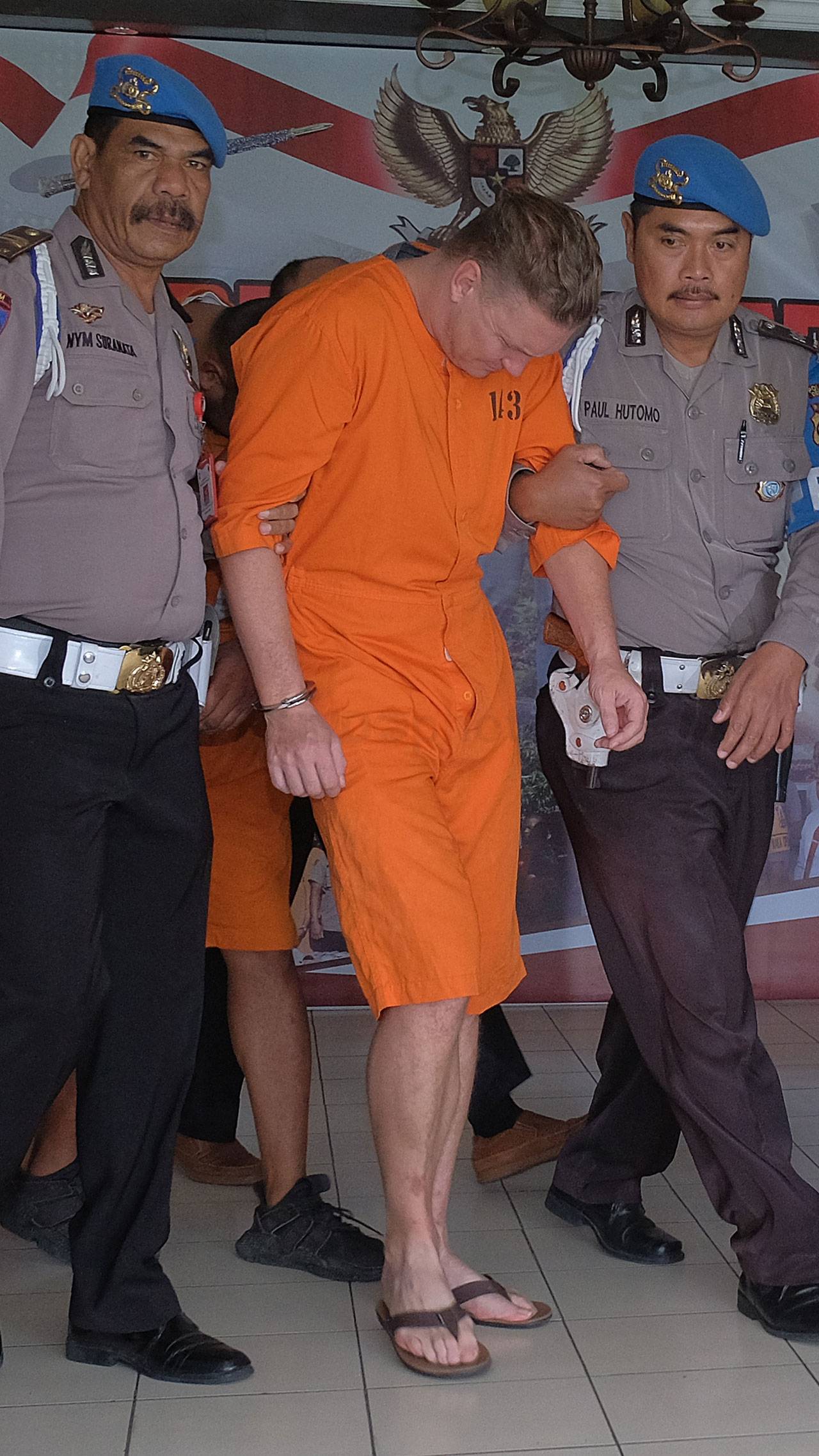 Polisi Tangkap Dua Warga...