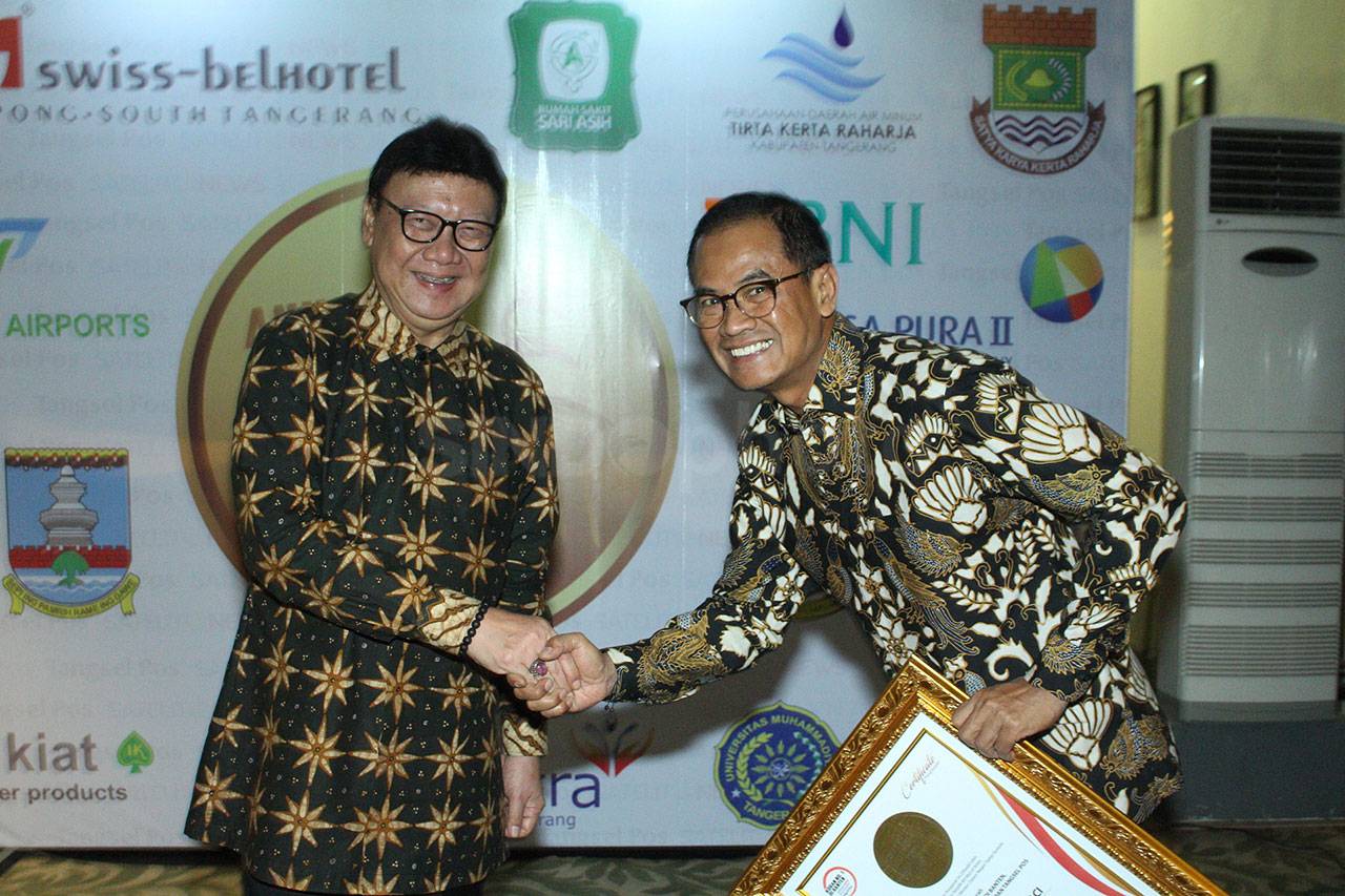 Lippo Karawaci Raih...