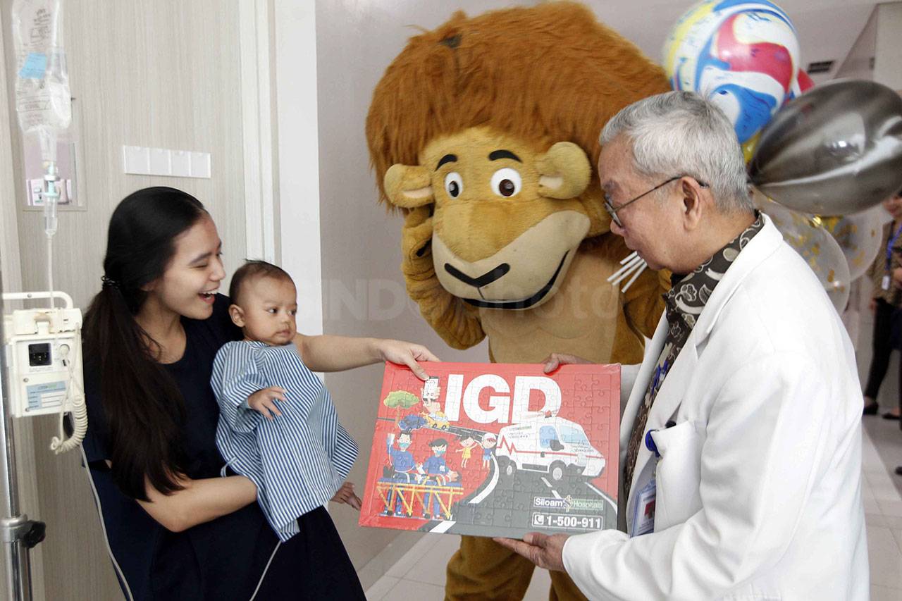 Badut dan Boneka Singa...