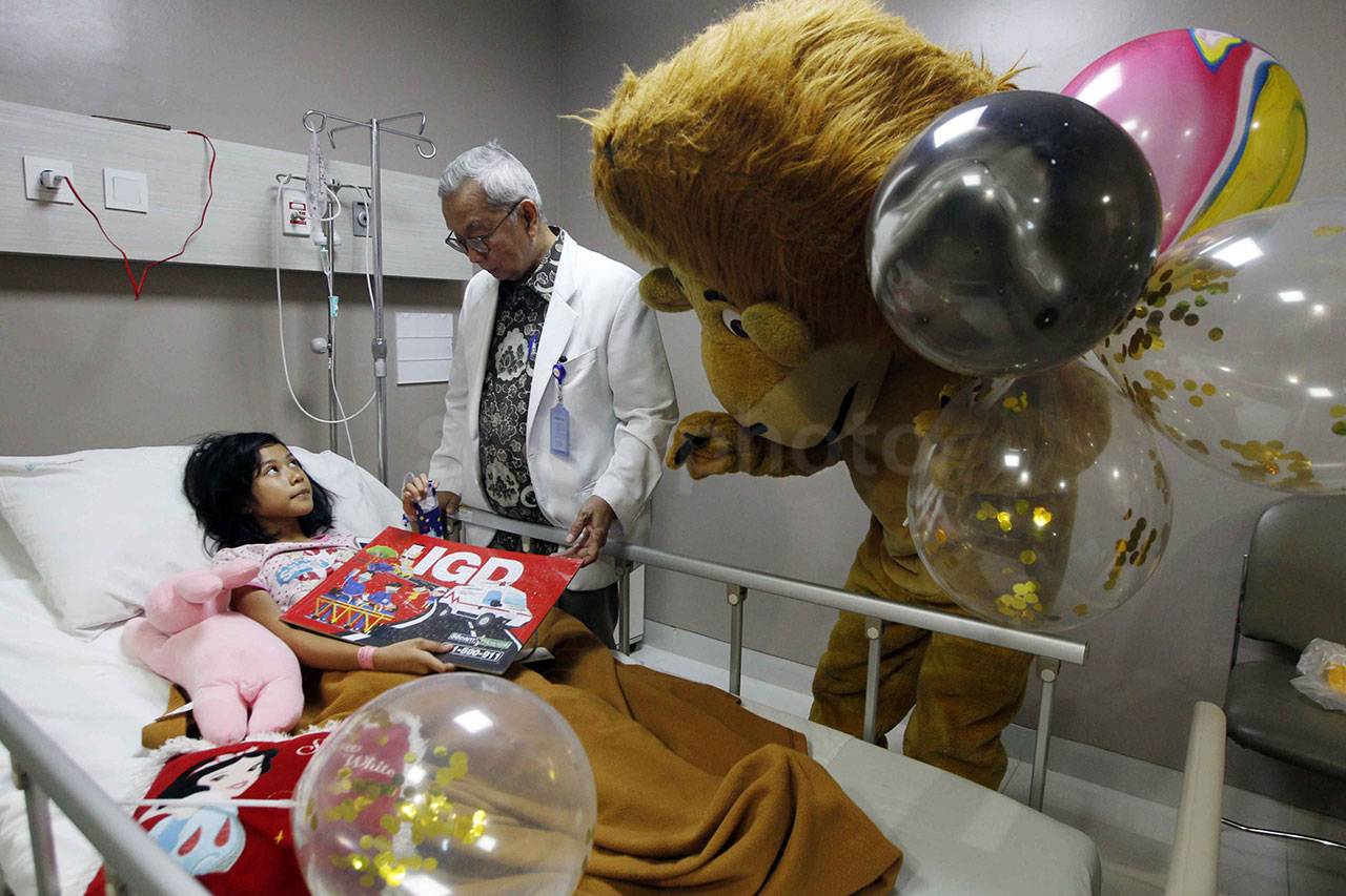 Badut dan Boneka Singa...