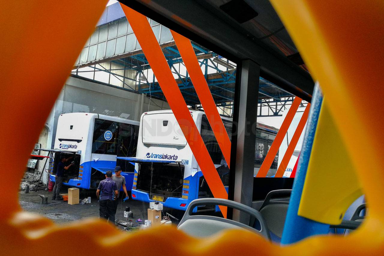 Transjakarta Terus Berkomitmen...