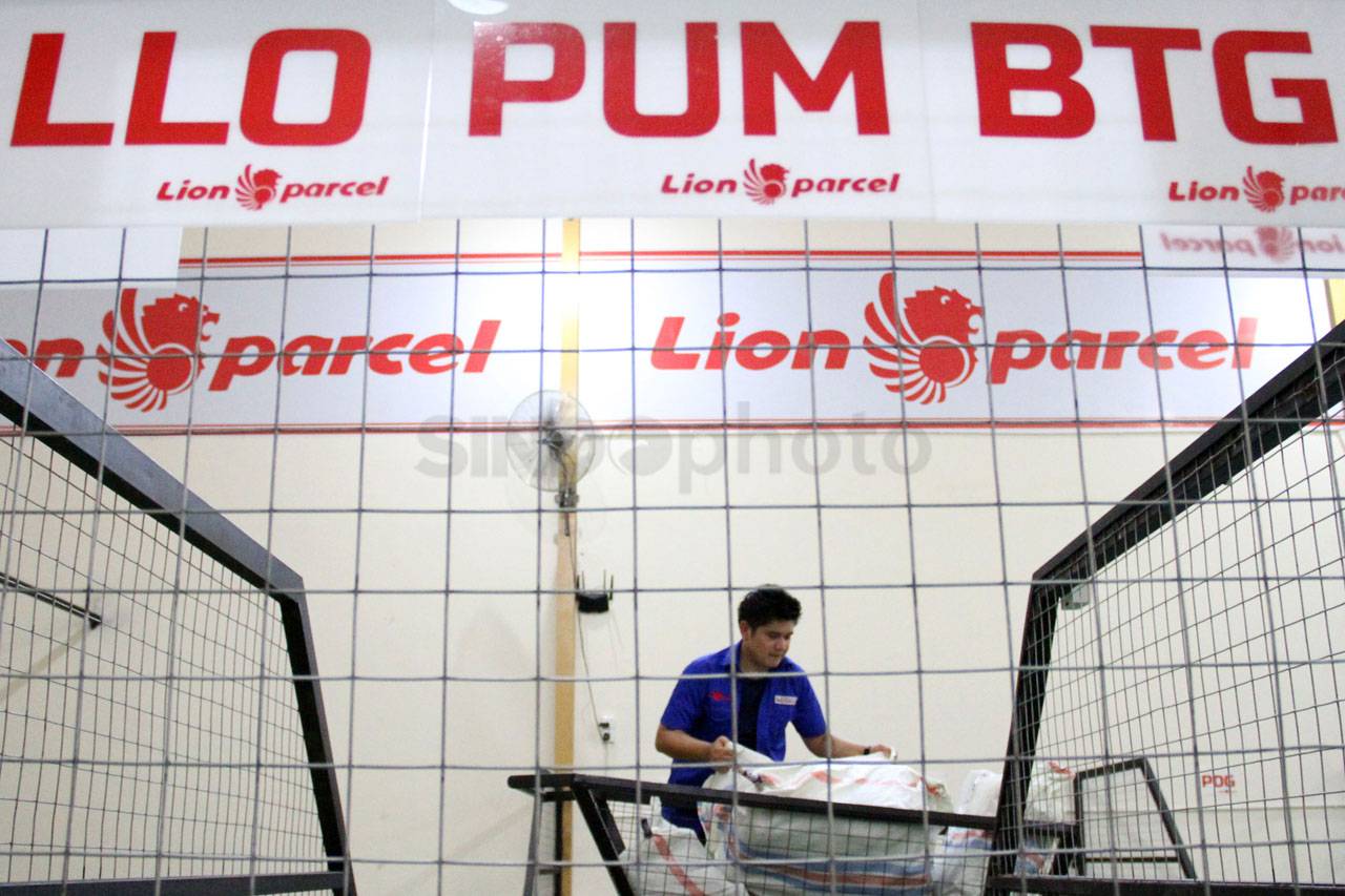Lion Parcel Resmikan...