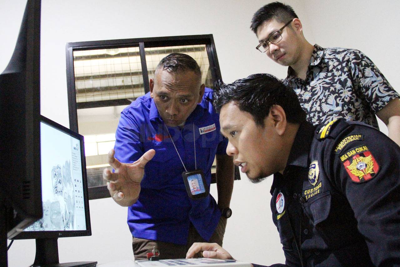 Lion Parcel Resmikan...