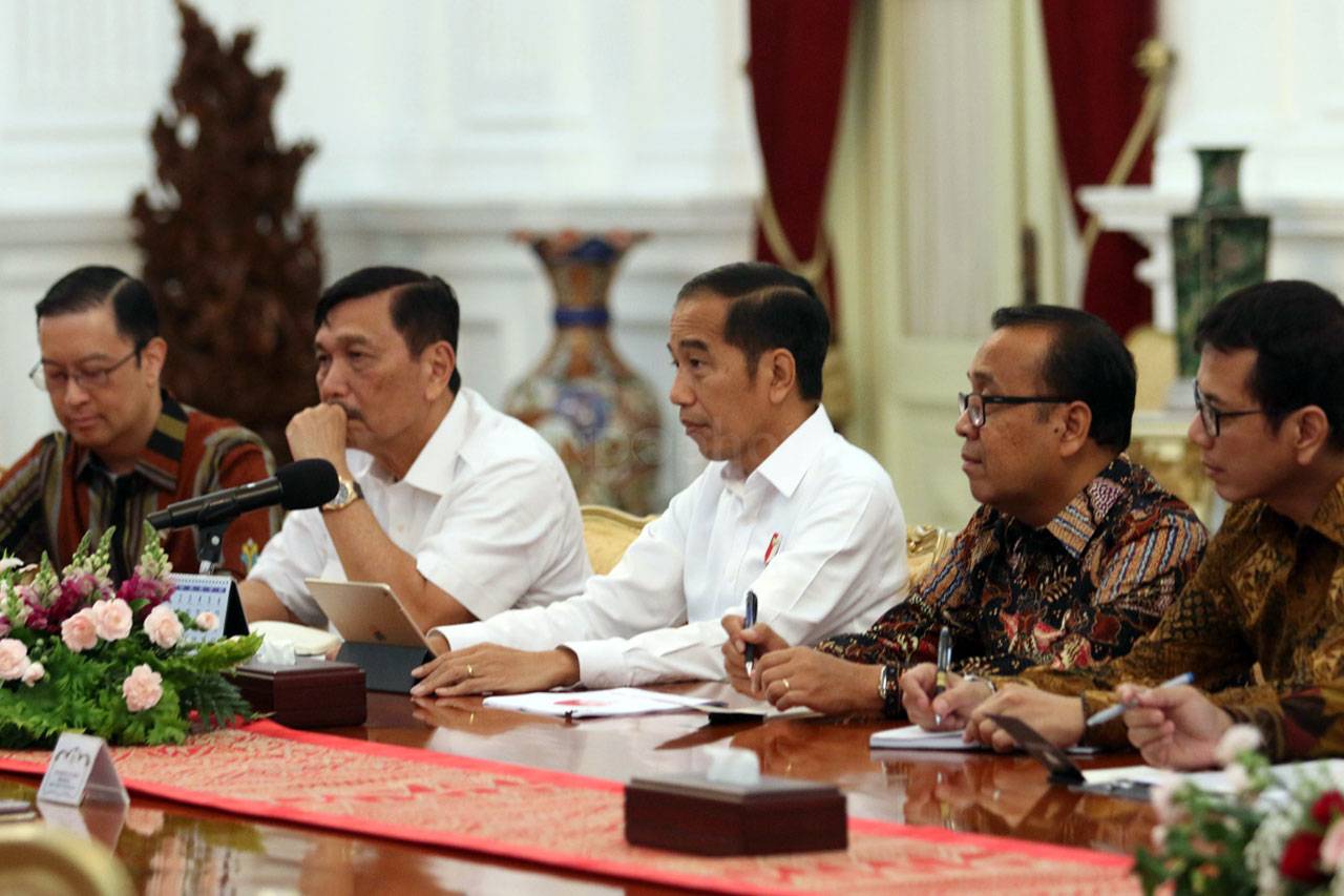 Presiden Jokowi Bertemu...