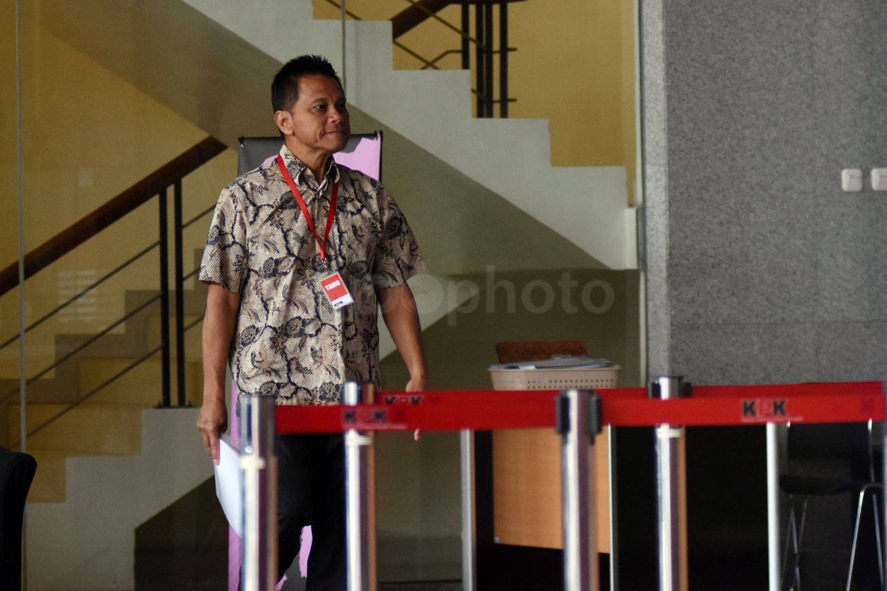 KPK Periksa Mantan Dirut...