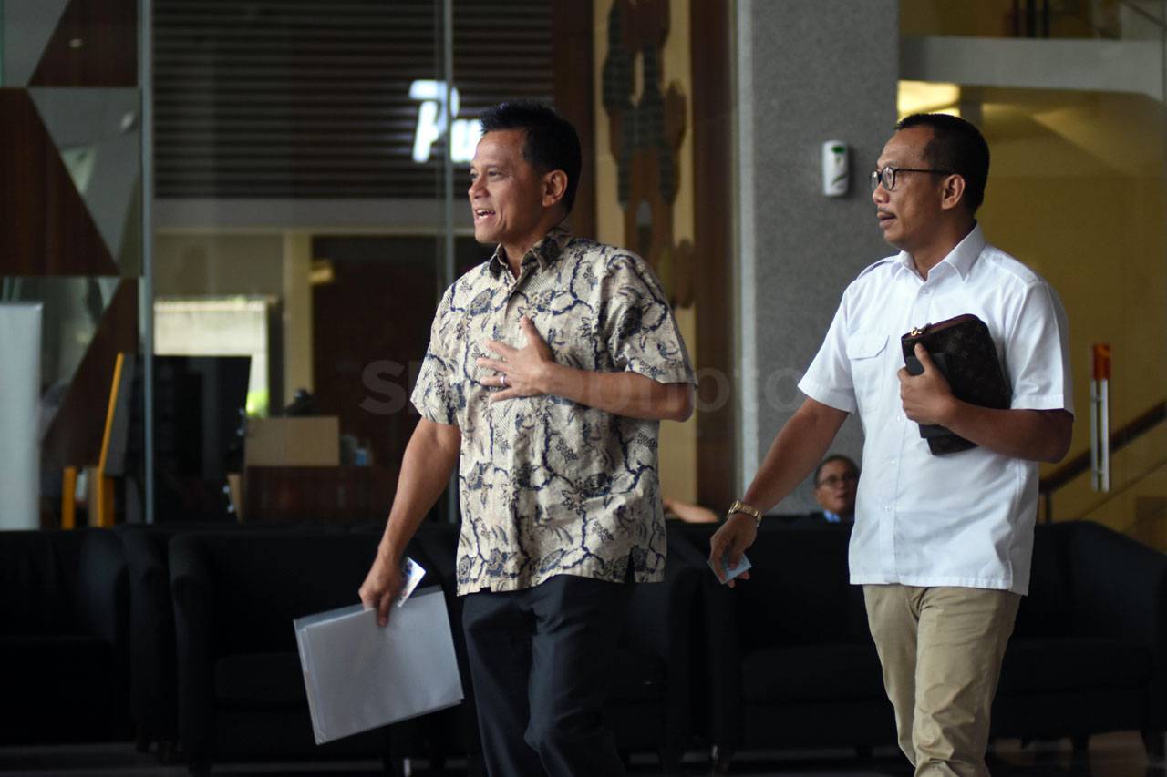 KPK Periksa Mantan Dirut...