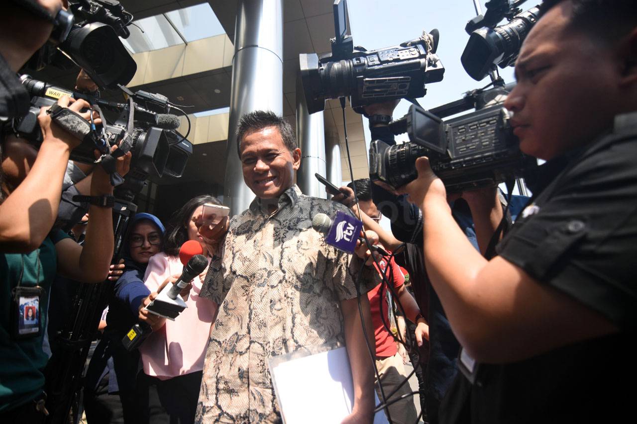 KPK Periksa Mantan Dirut...