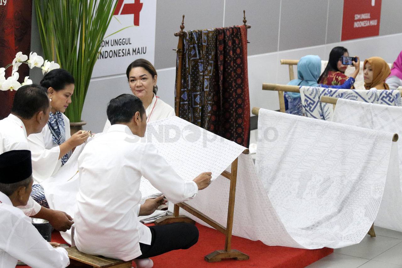 Presiden Jokowi Hadiri...