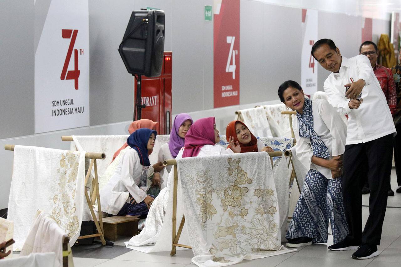 Presiden Jokowi Hadiri...