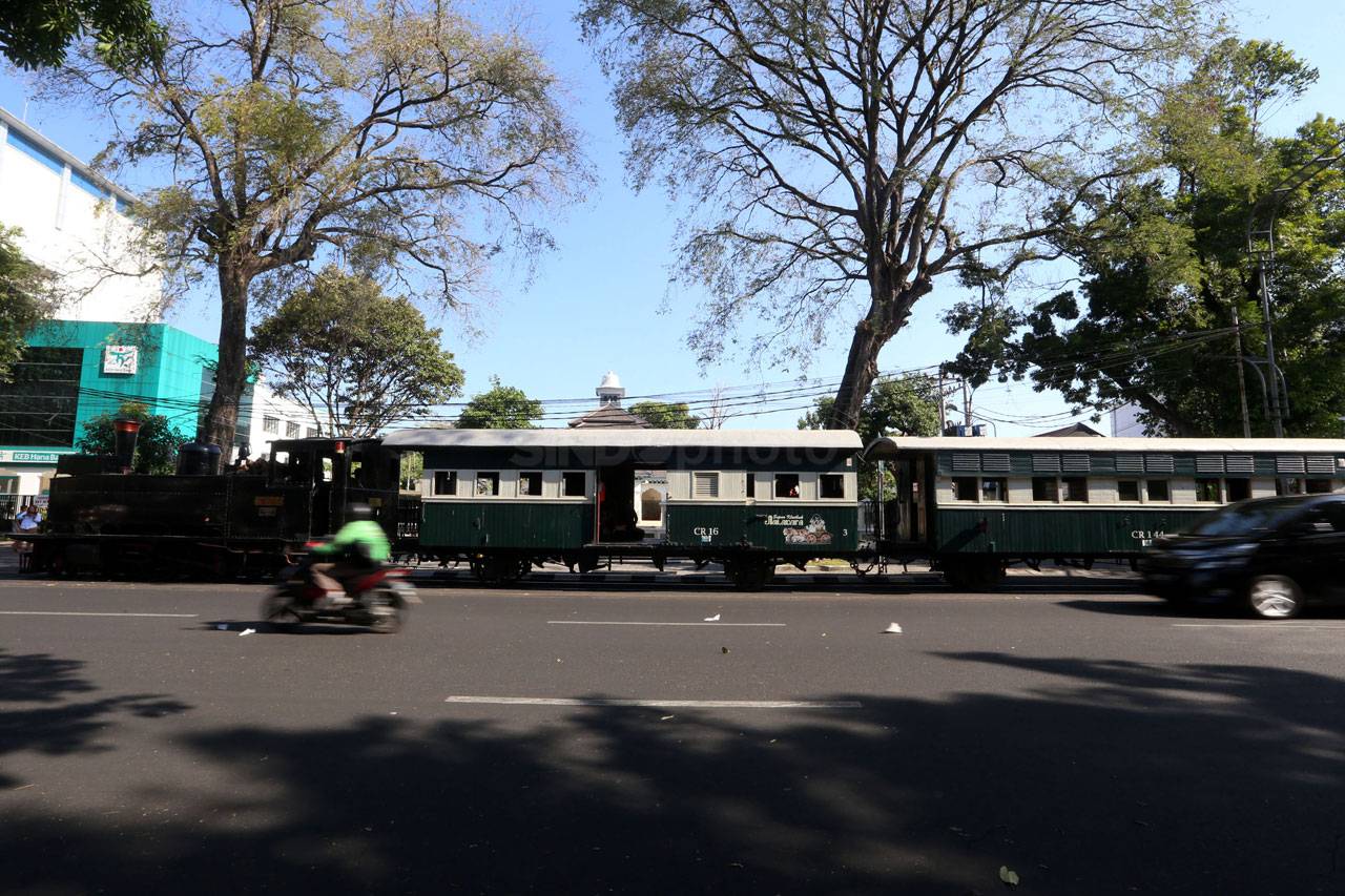 Kereta Api Uap Jaladara,...
