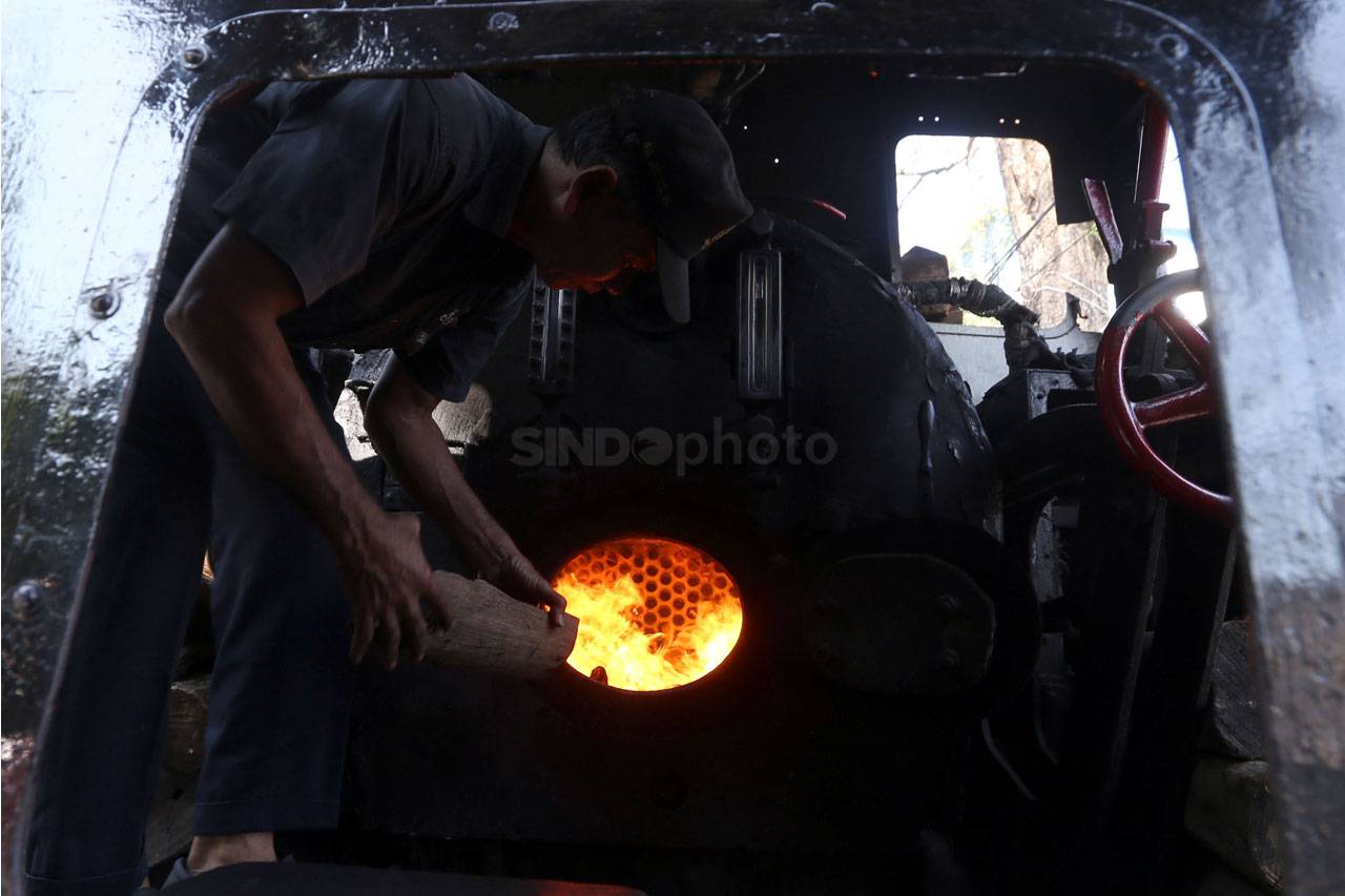 Kereta Api Uap Jaladara,...