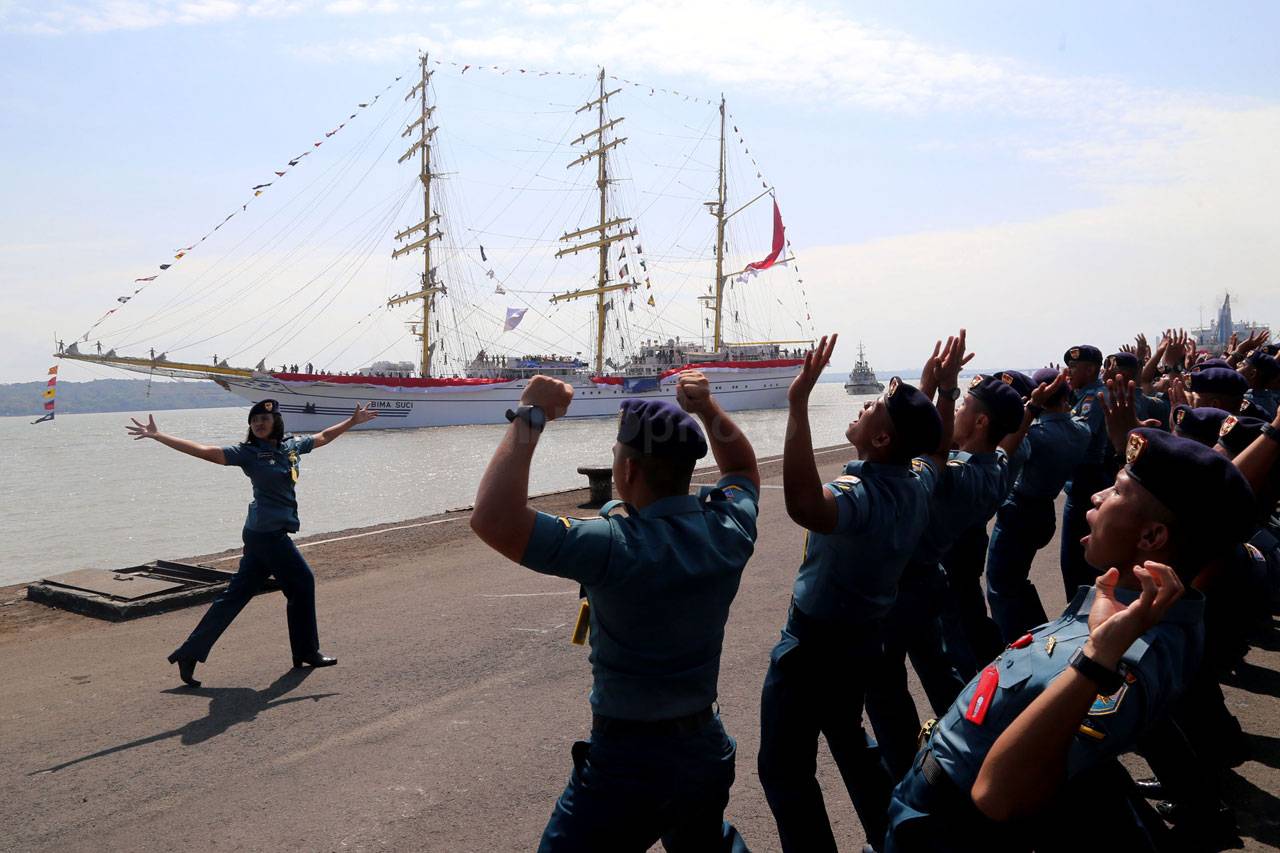 KRI Bima Suci Laksanakan...