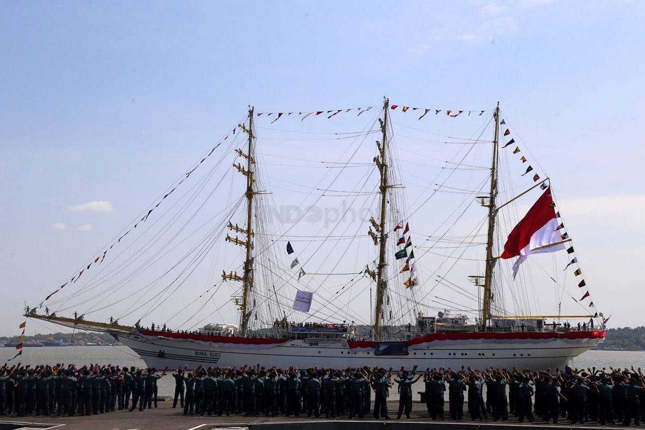 KRI Bima Suci Laksanakan...